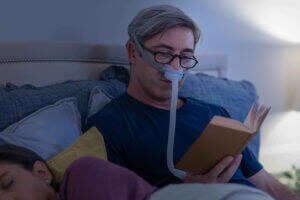 minimalist-CPAP-nasal-cradle-mask-ResMed-AirFit-N30-900x600